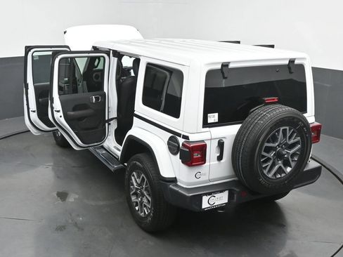 Used 2024 Jeep Wrangler Unlimited Sahara w/ Technology Group AWD/4WD image 67