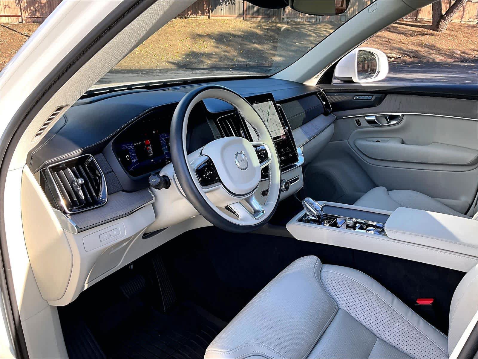 Used 2025 Volvo XC90 T8 Ultra w/ Protection Package Premier AWD/4WD image 18