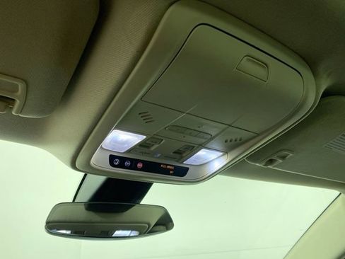 Used 2018 Cadillac XT5 Premium Luxury image 9