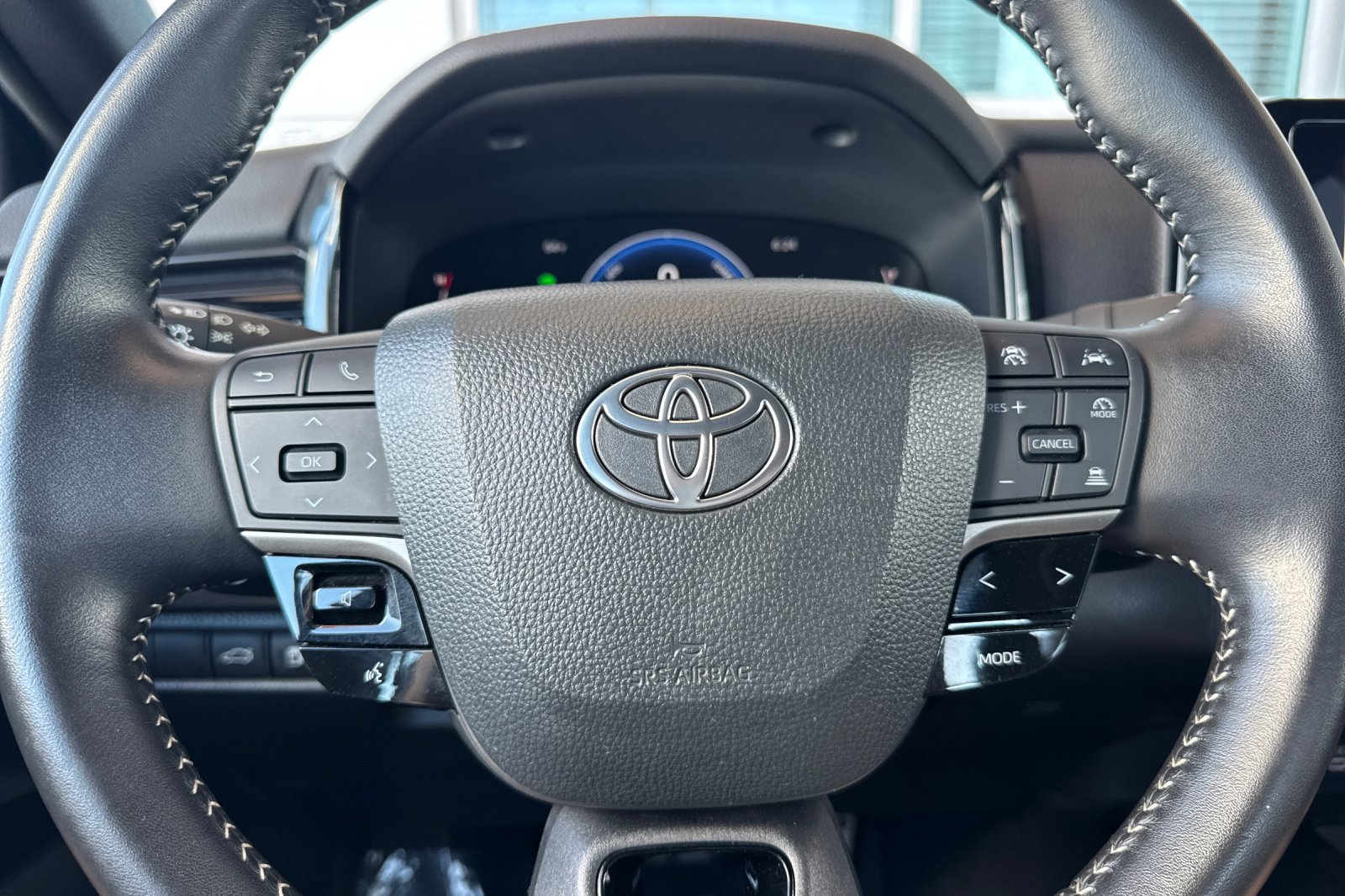 Certified 2025 Toyota Camry SE FWD image 27