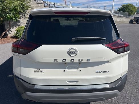 Used 2022 Nissan Rogue SV image 12