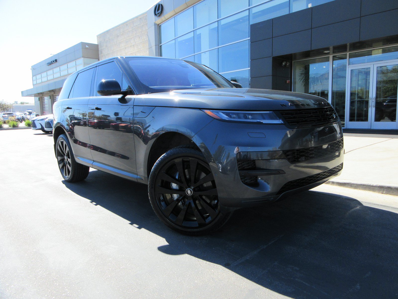 Used 2023 Land Rover Range Rover Sport SE AWD/4WD image 13