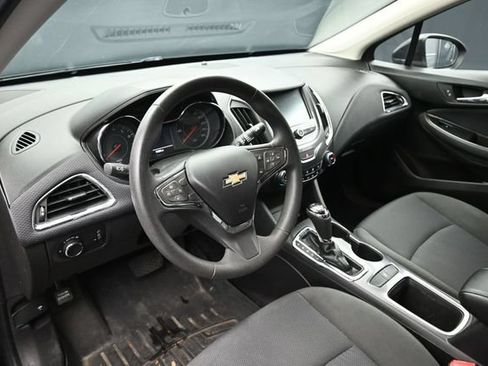 Used 2016 Chevrolet Cruze LT w/ LT Convenience Package FWD image 11