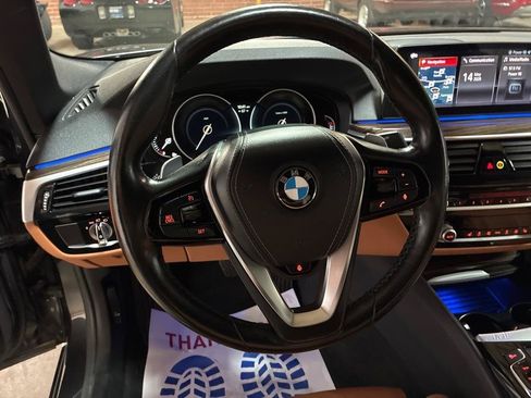 Used 2019 BMW 530i xDrive w/ Convenience Package AWD/4WD image 16