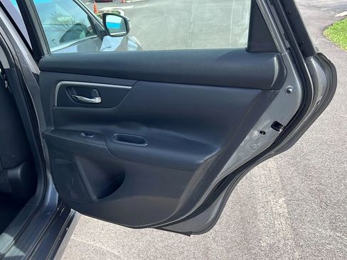 Used 2015 Nissan Altima 2.5 SV w/ Convenience Package FWD image 15