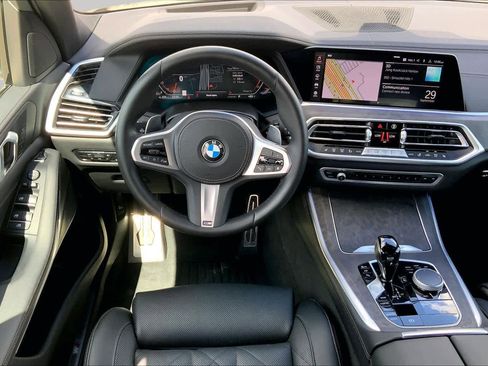 Used 2023 BMW X5 sDrive40i w/ M Sport Package RWD image 5
