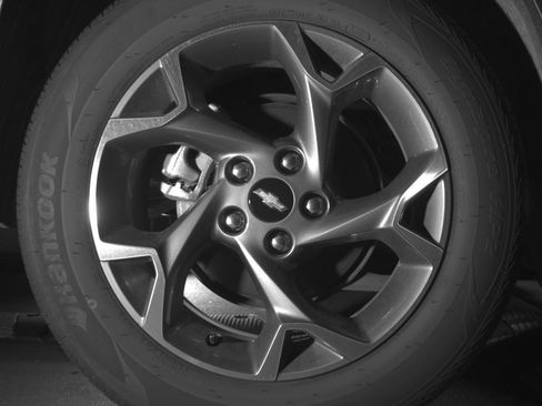 Used 2025 Chevrolet Trax LT FWD image 15