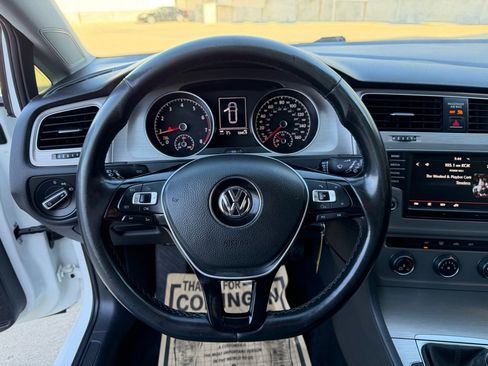 Used 2016 Volkswagen Golf S FWD image 12