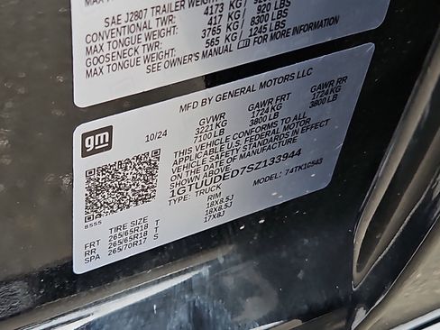 Used 2025 GMC Sierra 1500 SLT AWD/4WD image 27