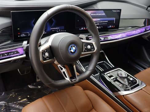 Certified 2025 BMW 750e xDrive w/ Executive Package image 6
