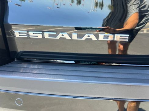 Used 2015 Cadillac Escalade Premium AWD/4WD image 12