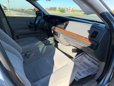 Used 2003 Ford Crown Victoria Police Interceptor image 33
