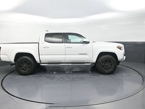 Used 2022 Toyota Tacoma SR5 AWD/4WD image 10