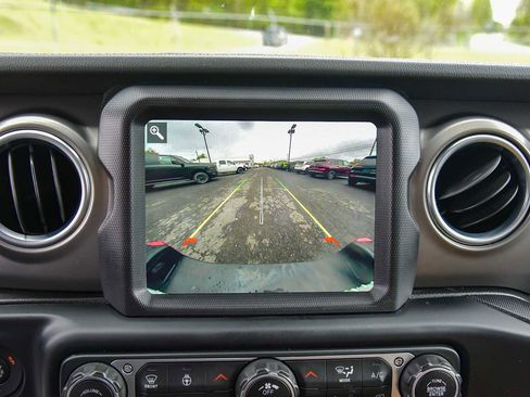Certified 2020 Jeep Gladiator Rubicon AWD/4WD image 17