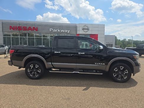 Used 2023 Nissan Titan Platinum Reserve w/ Moonroof Package AWD/4WD image 8