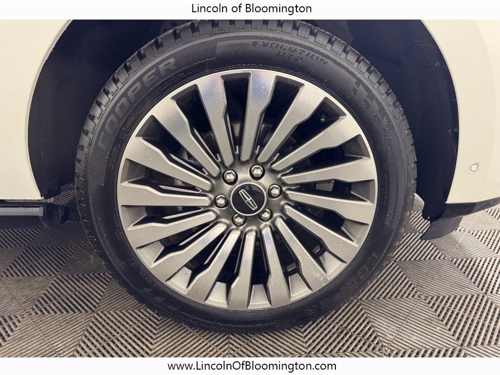 Used 2020 Lincoln Navigator Reserve w/ Equipment Group 208A Reserve AWD/4WD image 28