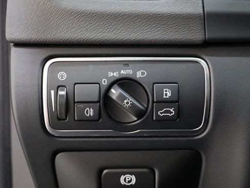 Used 2015 Volvo S60 T5 Platinum w/ Climate Package FWD image 19