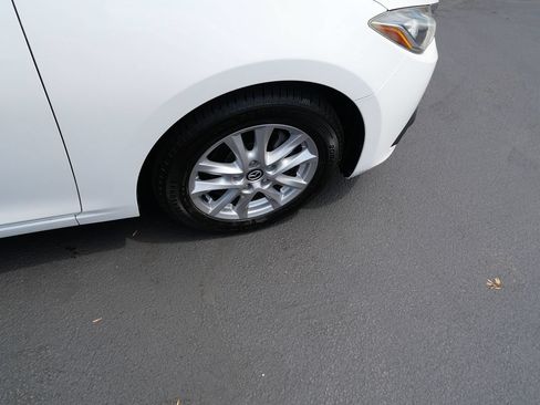 Used 2016 MAZDA MAZDA3 i Touring FWD image 31