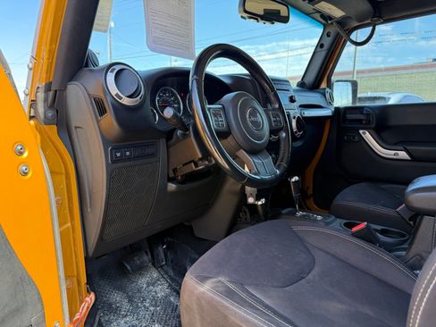 Used 2014 Jeep Wrangler Rubicon w/ Dual Top Group AWD/4WD image 7