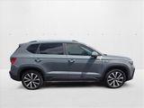 Used 2023 Volkswagen Taos SE w/ Panoramic Sunroof Package image 4