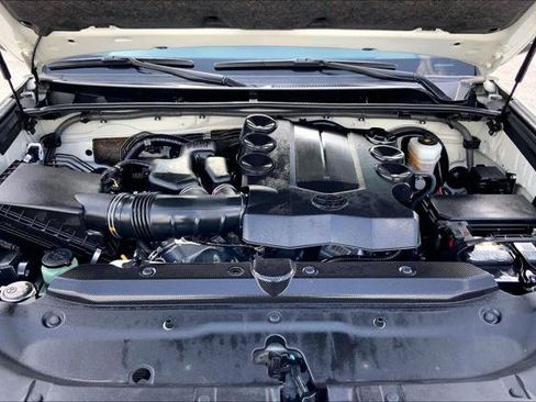 Certified 2022 Toyota 4Runner SR5 Premium w/ Moonroof Package RWD image 31