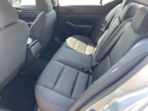 Used 2024 Nissan Altima 2.5 SV FWD image 13