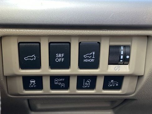 Used 2016 Subaru Outback 3.6R Limited image 15