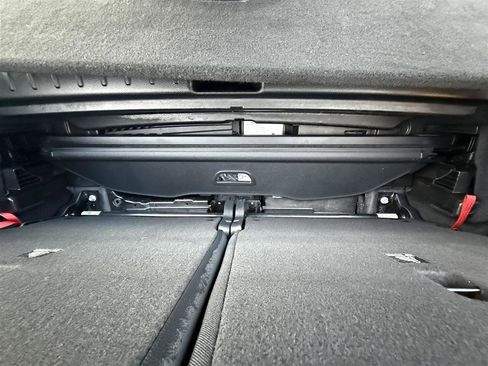 Used 2022 Mercedes-Benz GLB 250 4MATIC image 46