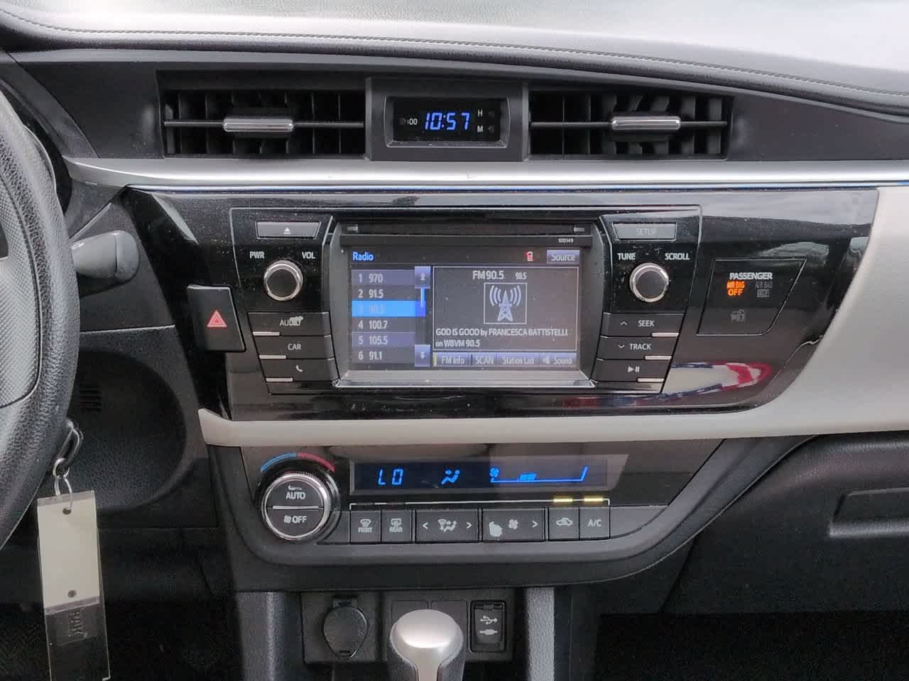 Used 2015 Toyota Corolla LE FWD image 17