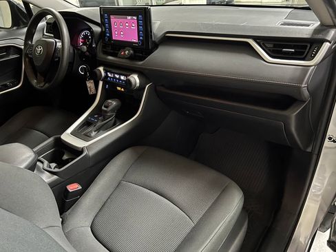 Used 2021 Toyota RAV4 LE image 21