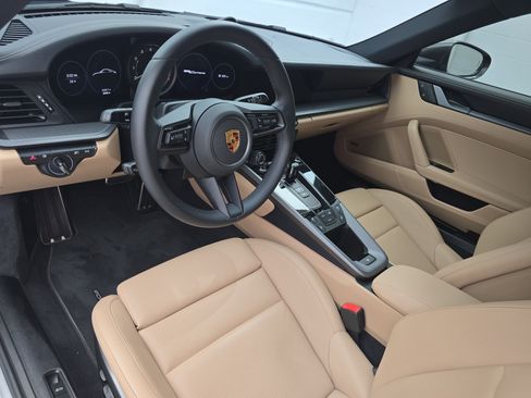 Certified 2022 Porsche 911 Carrera RWD image 17