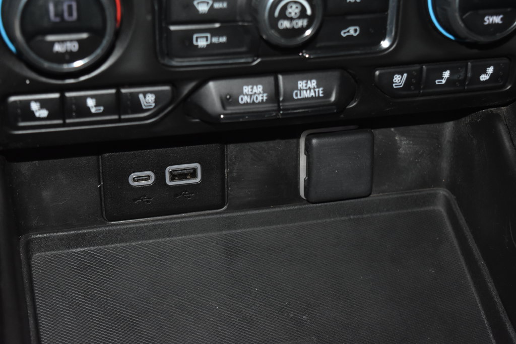 Used 2023 Chevrolet Tahoe Premier AWD/4WD image 14