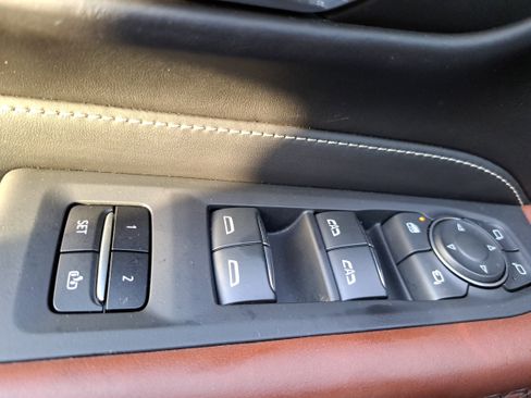 Used 2023 GMC Yukon Denali Ultimate AWD/4WD image 29
