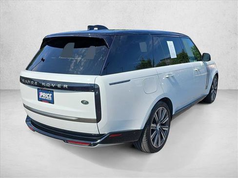 Used 2023 Land Rover Range Rover Long Wheelbase SE AWD/4WD image 5