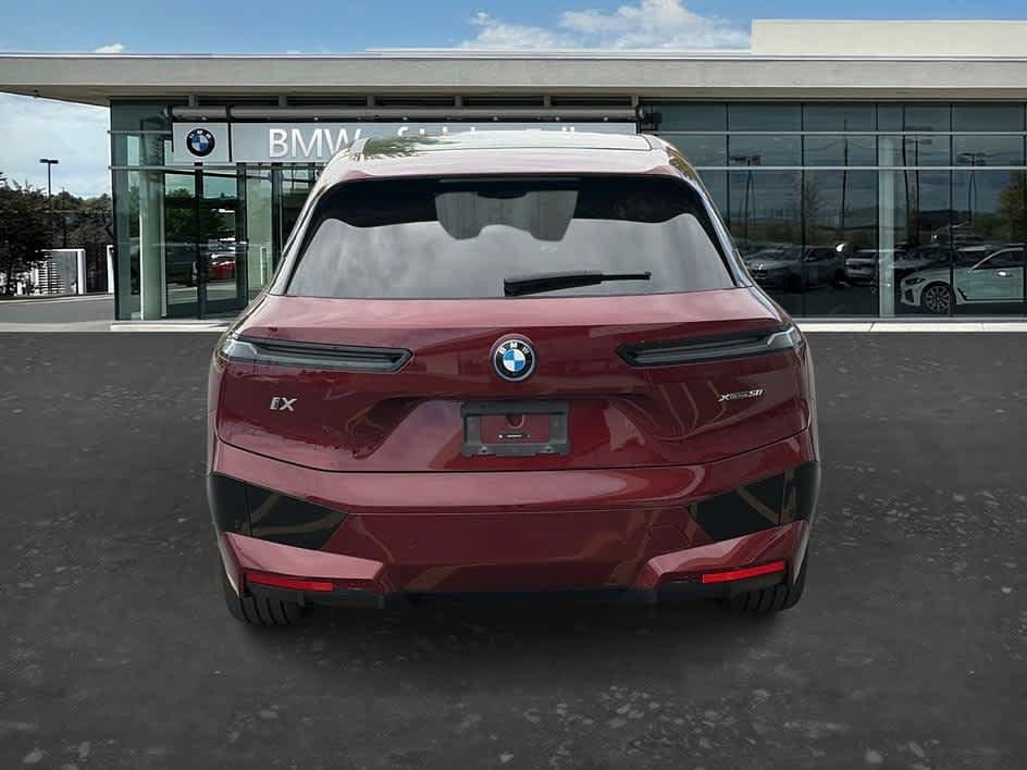 Used 2024 BMW iX xDrive50 w/ Sport Package AWD/4WD image 6