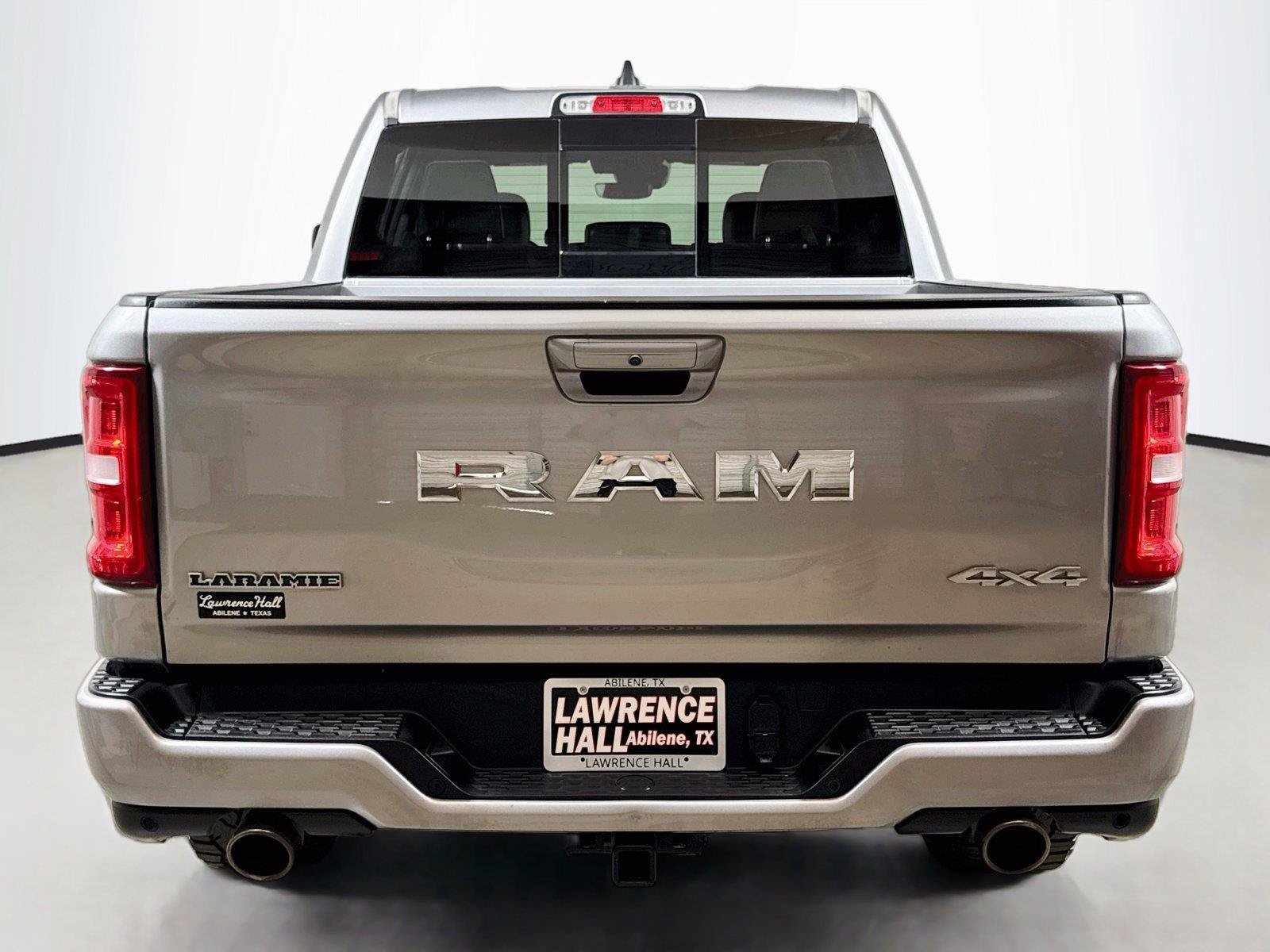 Used 2025 RAM 1500 Laramie AWD/4WD image 5