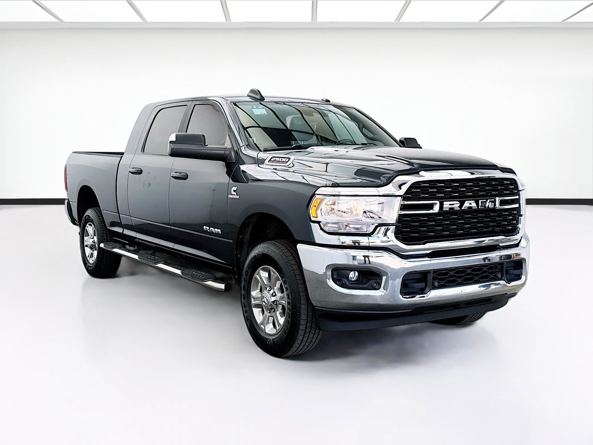 Used 2022 RAM 2500 Big Horn w/ Safety Group B AWD/4WD image 3