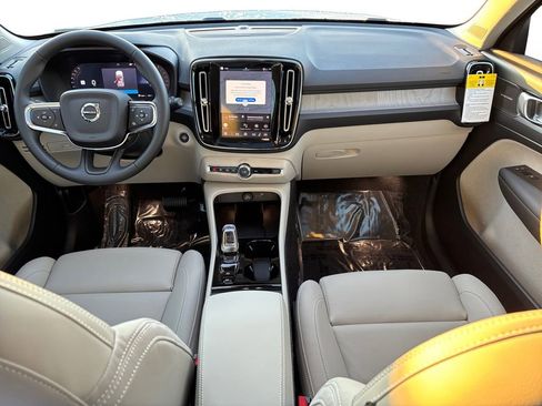 New 2026 Volvo XC40 B5 Ultra w/ Protection Package Premier image 7