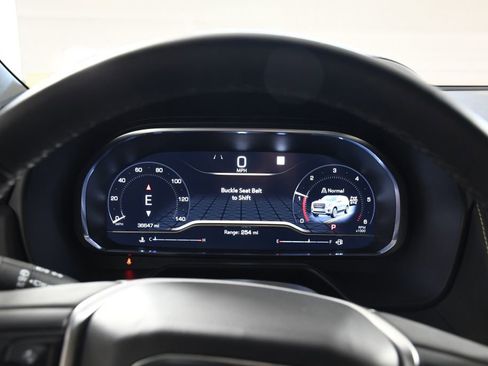 Used 2023 GMC Yukon XL SLT w/ SLT Premium Package image 30