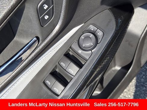 Used 2025 Chevrolet Trax LT FWD image 21