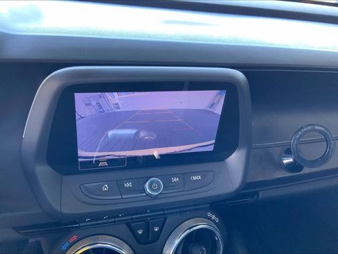 Used 2021 Chevrolet Camaro LT w/ Technology Package image 28