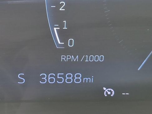 Certified 2024 Cadillac XT4 Sport image 2