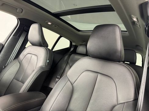 Certified 2024 Volvo XC40 B5 Plus w/ Climate Package AWD/4WD image 19