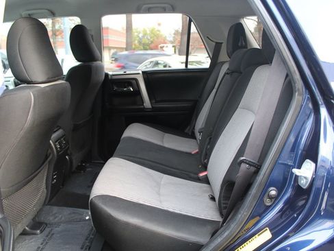 Used 2014 Toyota 4Runner SR5 image 27