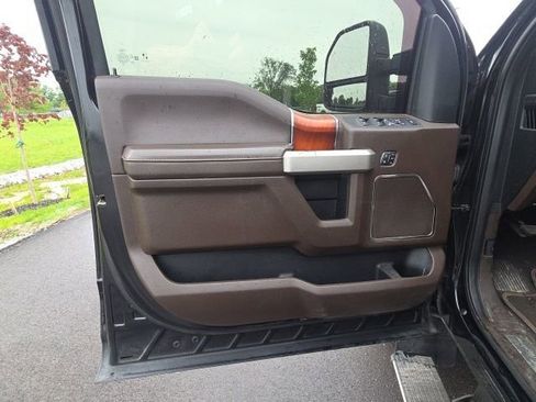 Used 2021 Ford F350 King Ranch w/ King Ranch Ultimate Package AWD/4WD image 23