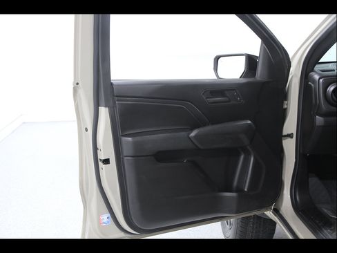 Used 2024 Chevrolet Colorado Trail Boss w/ Technology Package AWD/4WD image 4