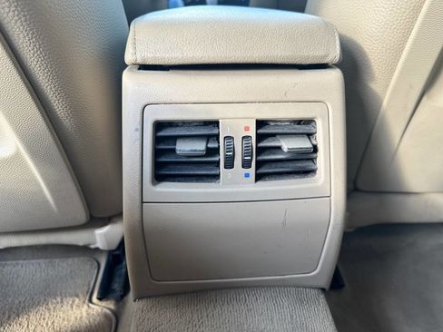 Used 2011 BMW 335i xDrive Sedan image 7