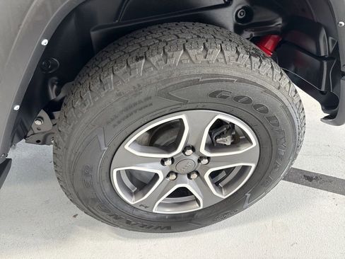 Used 2022 Jeep Wrangler Sport AWD/4WD image 10