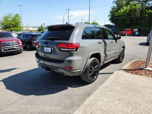 Used 2021 Jeep Grand Cherokee Laredo X RWD image 5