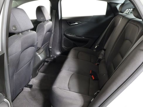 Used 2025 Chevrolet Malibu LS FWD image 31
